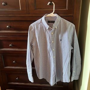 Ralph Lauren button down long sleeve shirt. Relaxed fit.